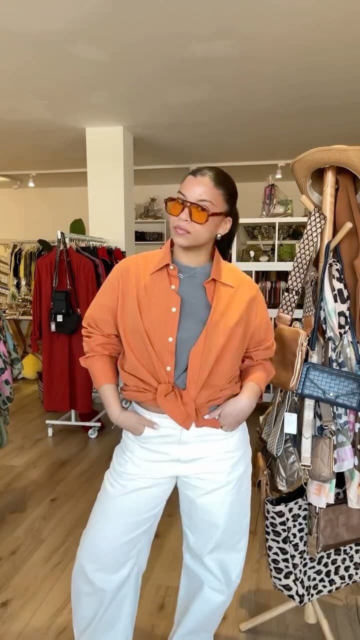 Hoek van de conceptstore met geselecteerde stukken